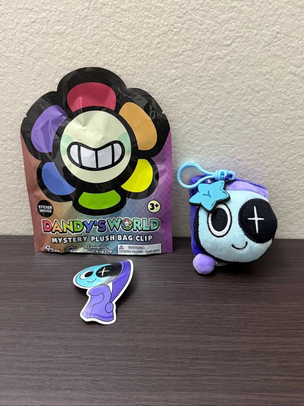 CultureFly Dandy's World Blind Bag Plush Bag Clip Keychain - Astro